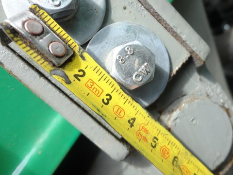 entre axe de perçage 3 cm diamètre 8